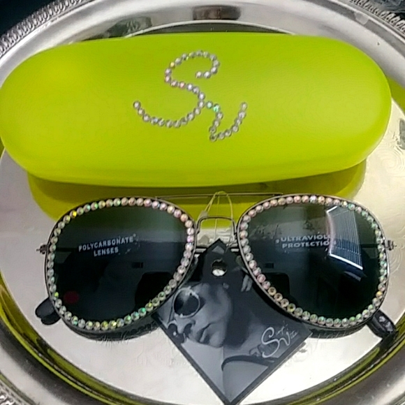 SimplyVita Accessories - SimplyVita sunglasses